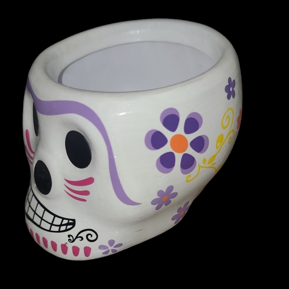 1 large Ceramic Day of the Dead Skull and 1 Small Day of the Dead Skull Planter - Picture 5 of 10